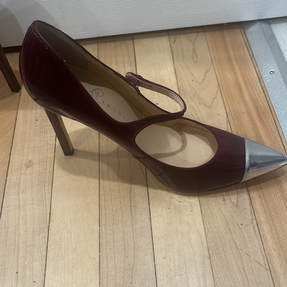 Ivanka Trump burgundy patent shoes. - Picture 4 of 6